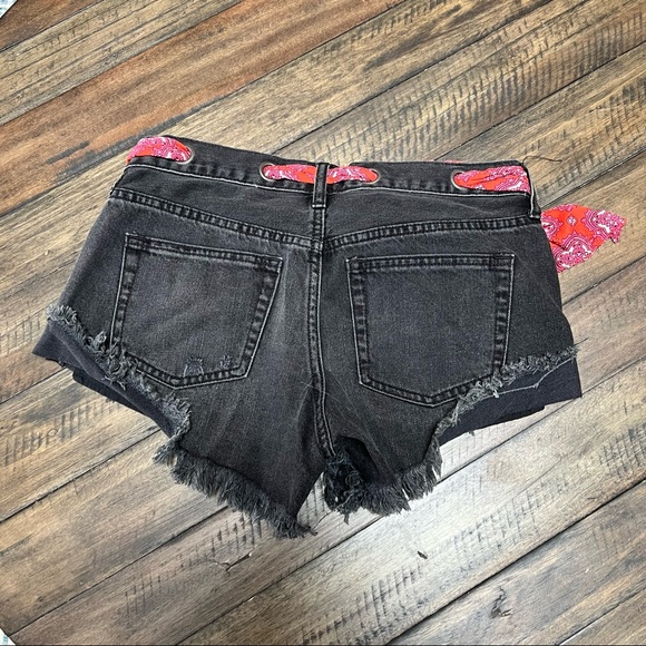 We the free | Belted Black Denim Cutoff Shorts - Picture 3 of 5